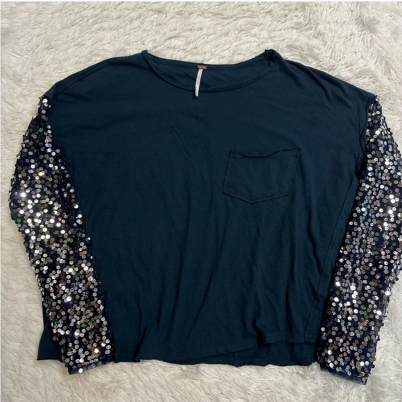Free People Celine Sequin T shirt | Navy | SZ XS - Picture 2 of 4